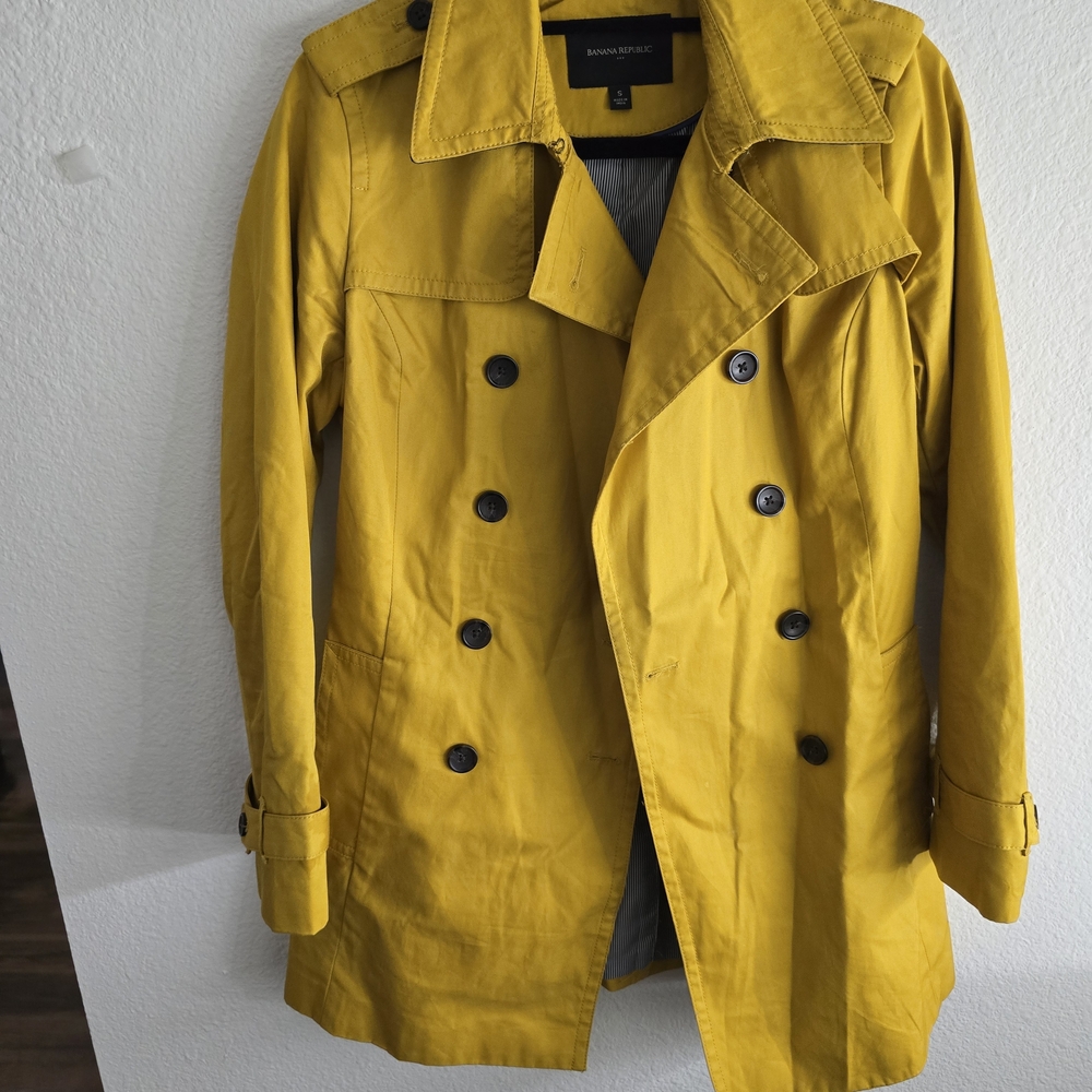 Banana Republic Women's Yellow Long Sleeves Lined Trench Coat.